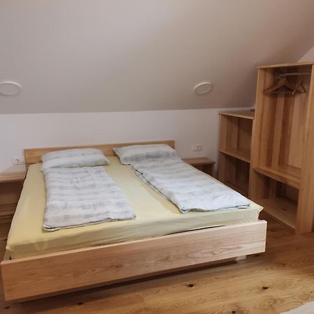 Hotel Turisticna Kmetija Zgornji Zavratnik Luče Exterior foto