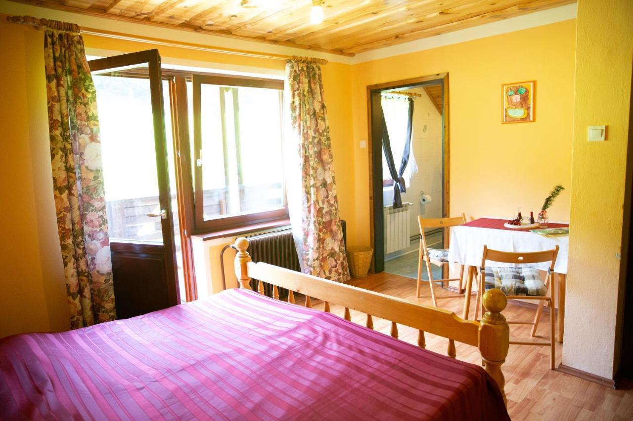 Hotel Turisticna Kmetija Zgornji Zavratnik Luče Exterior foto
