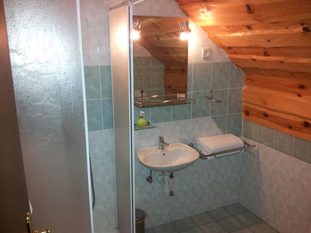 Hotel Turisticna Kmetija Zgornji Zavratnik Luče Exterior foto